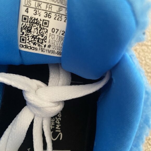 Adidas The Simpsons Marge Superstar Shoes Kids GZ1774 New With Tags Size 4 - Picture 5 of 5